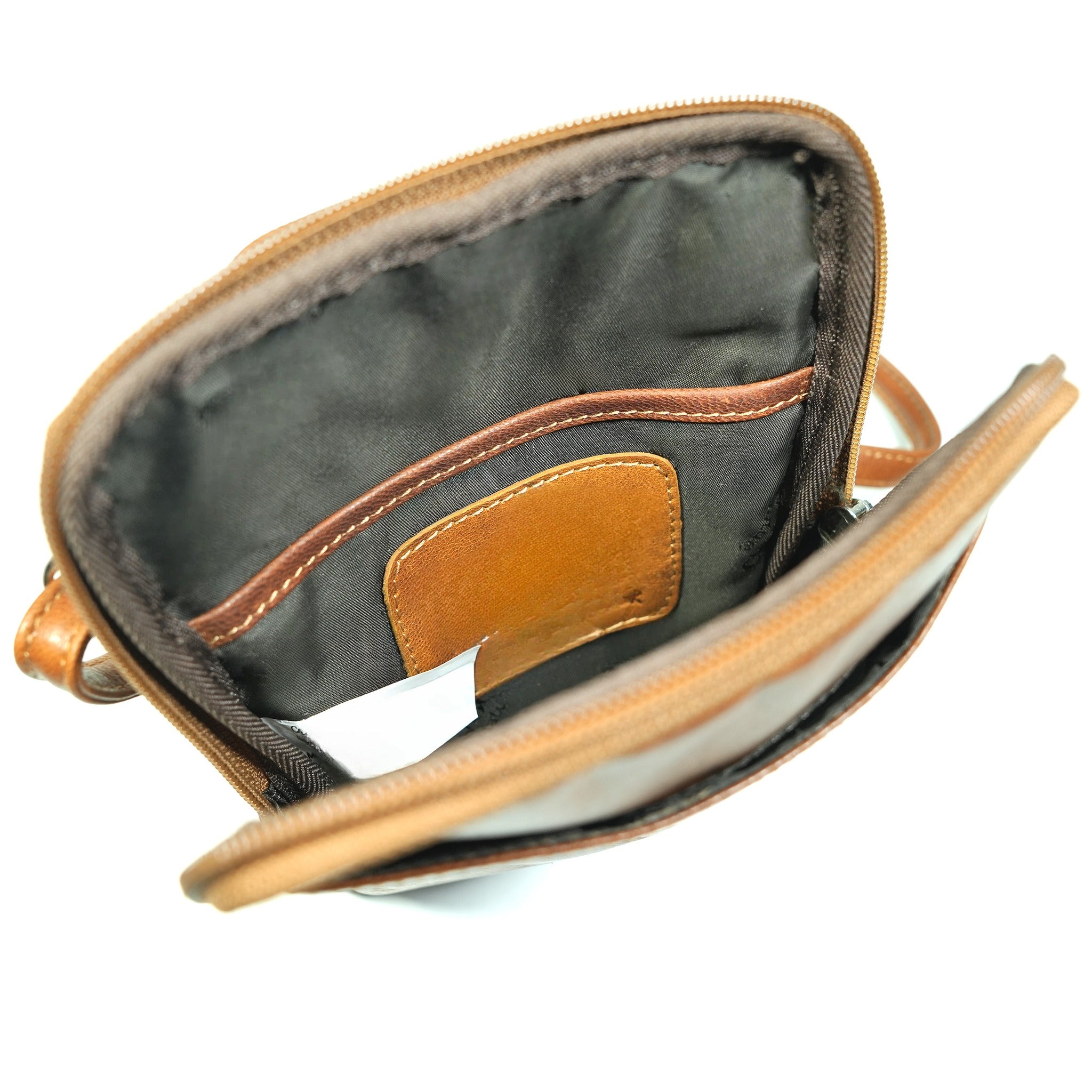 GW2772 ~ Hunter Leather Small Crossbody Bag