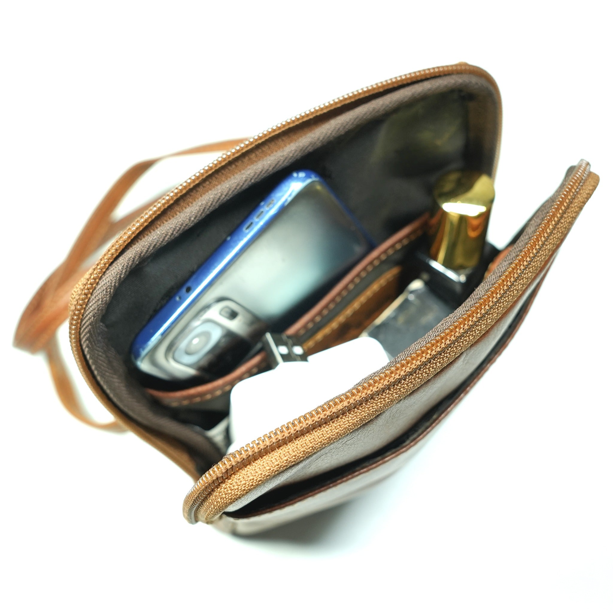 GW2772 ~ Hunter Leather Small Crossbody Bag