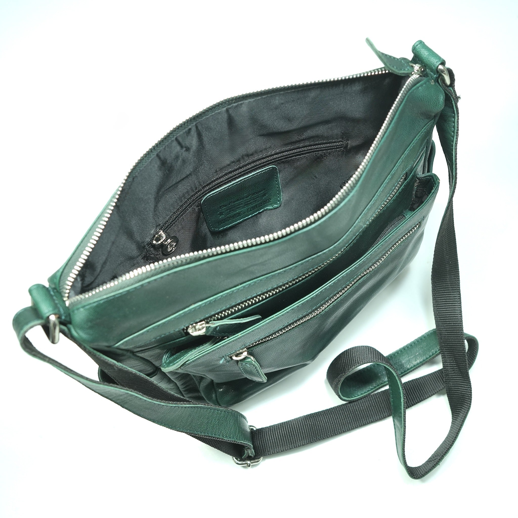 GW448851 ~ Crossbody Bag