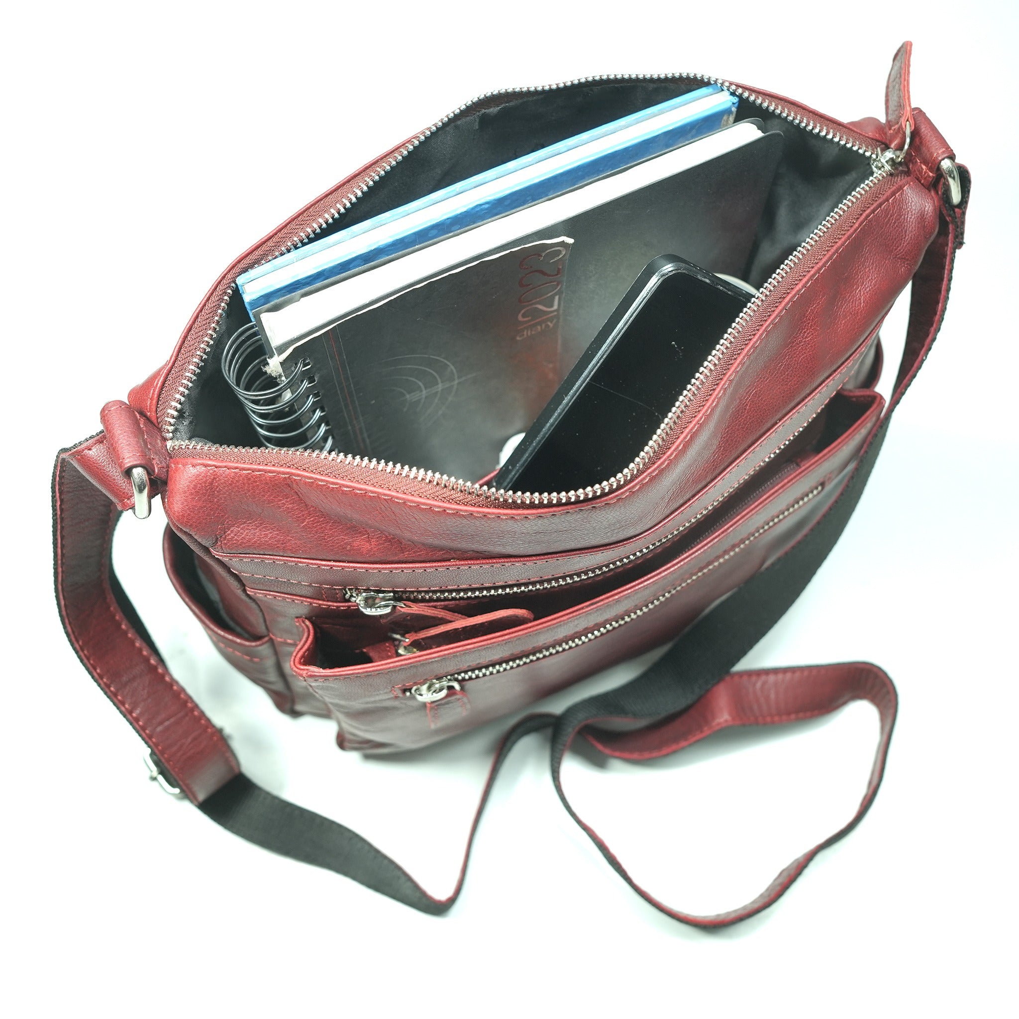 GW448851 ~ Crossbody Bag