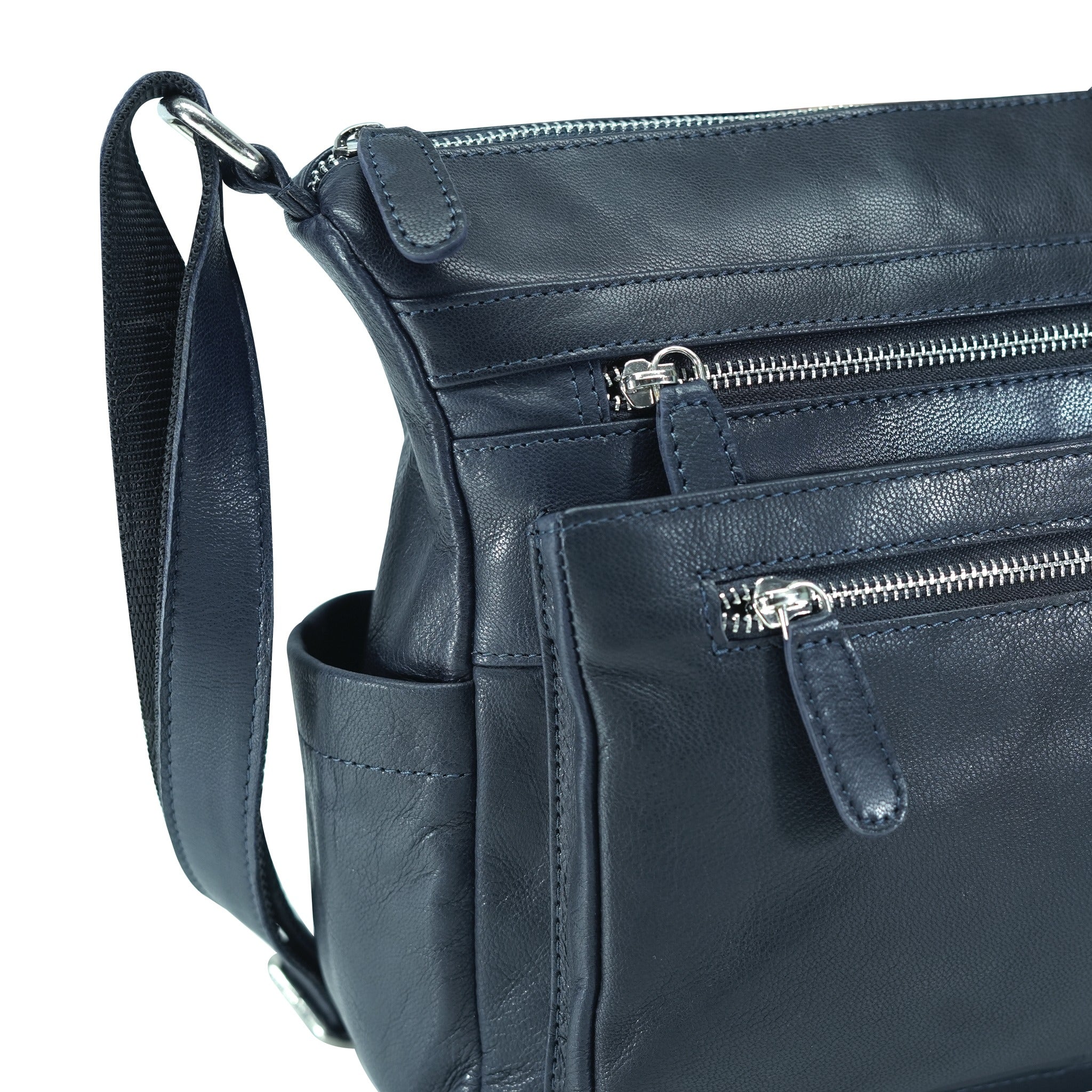 GW448851 ~ Crossbody Bag