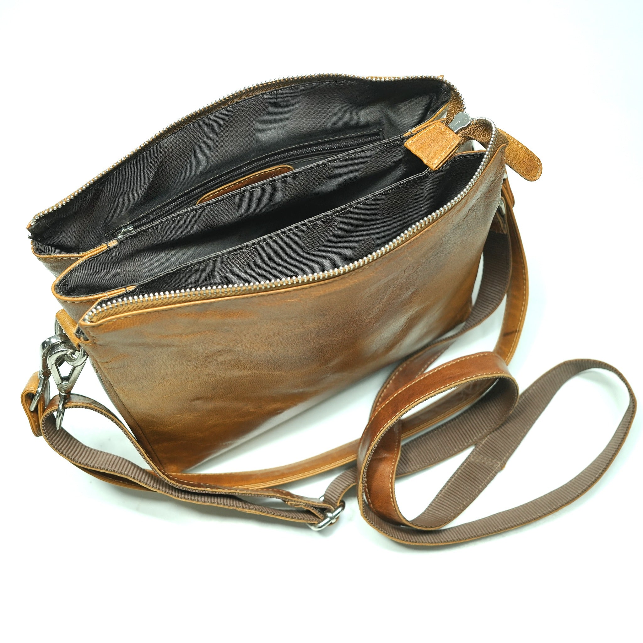 GW448854 ~ Crossbody Bag