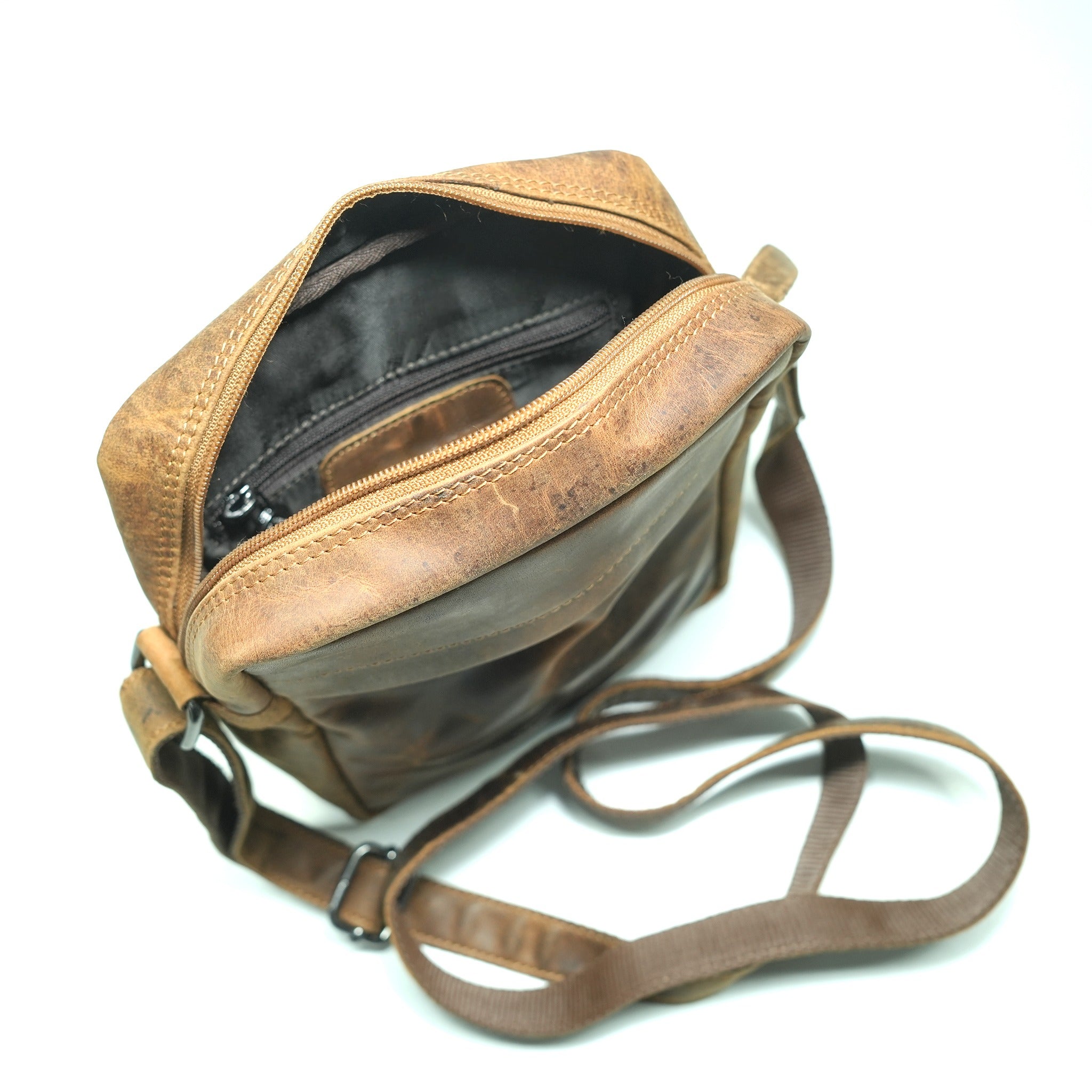 GW658838 ~ Small Crossbody Bag