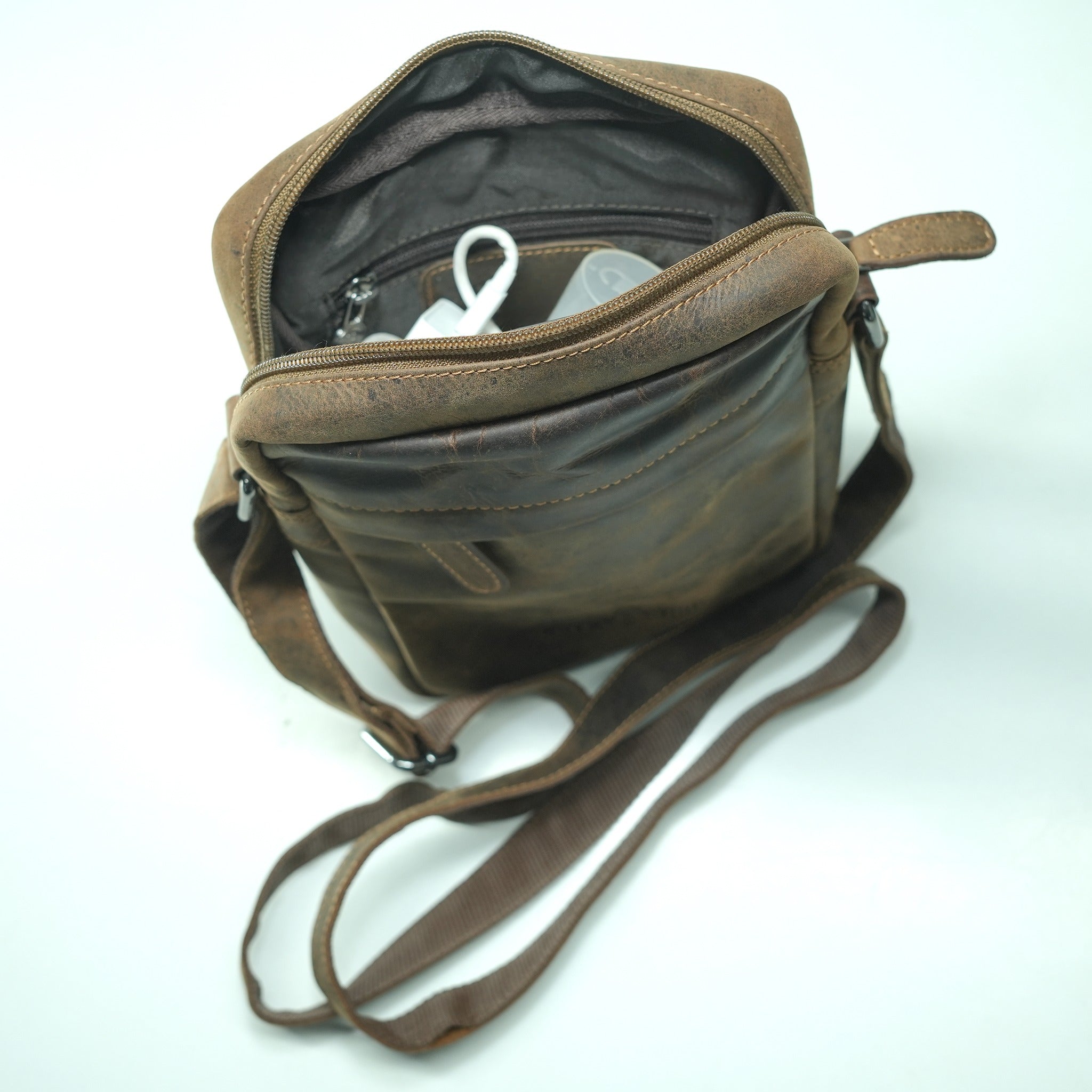 GW658838 ~ Small Crossbody Bag