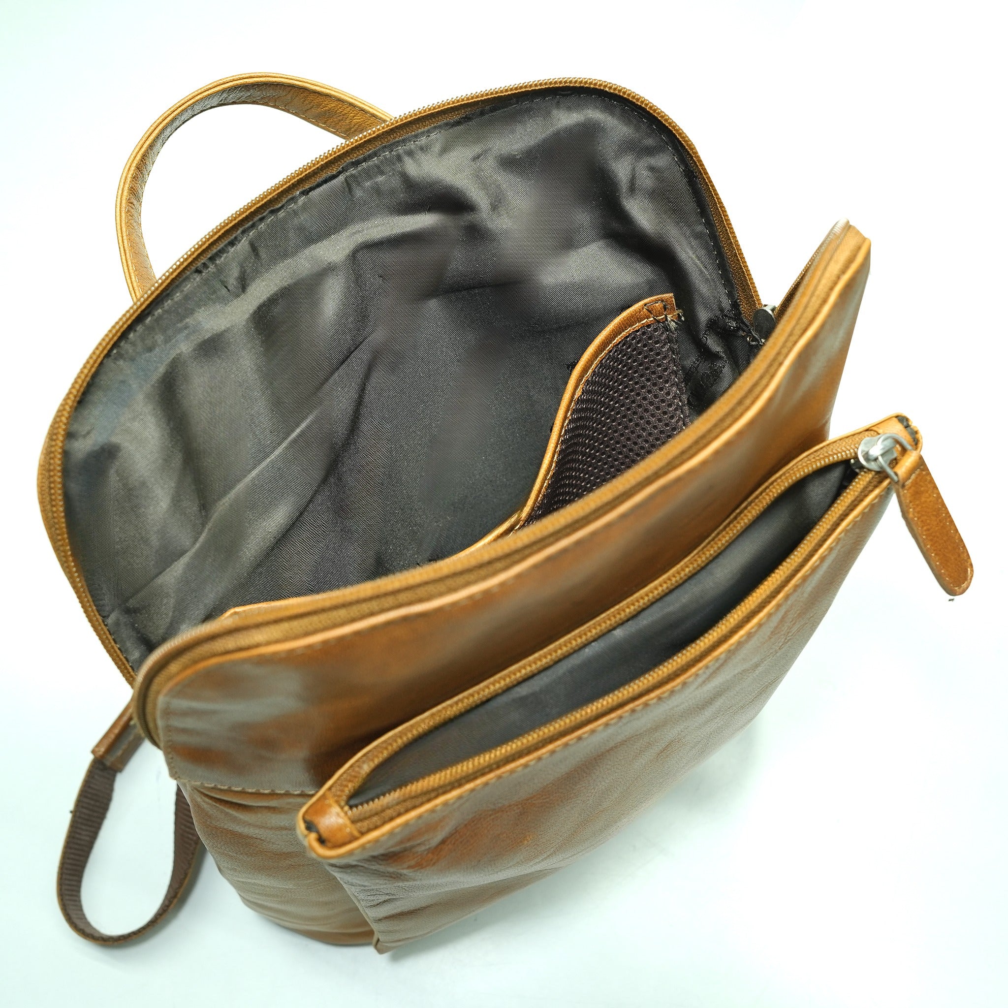 GW9330108 ~ Small Backpack / Shoulder Bag