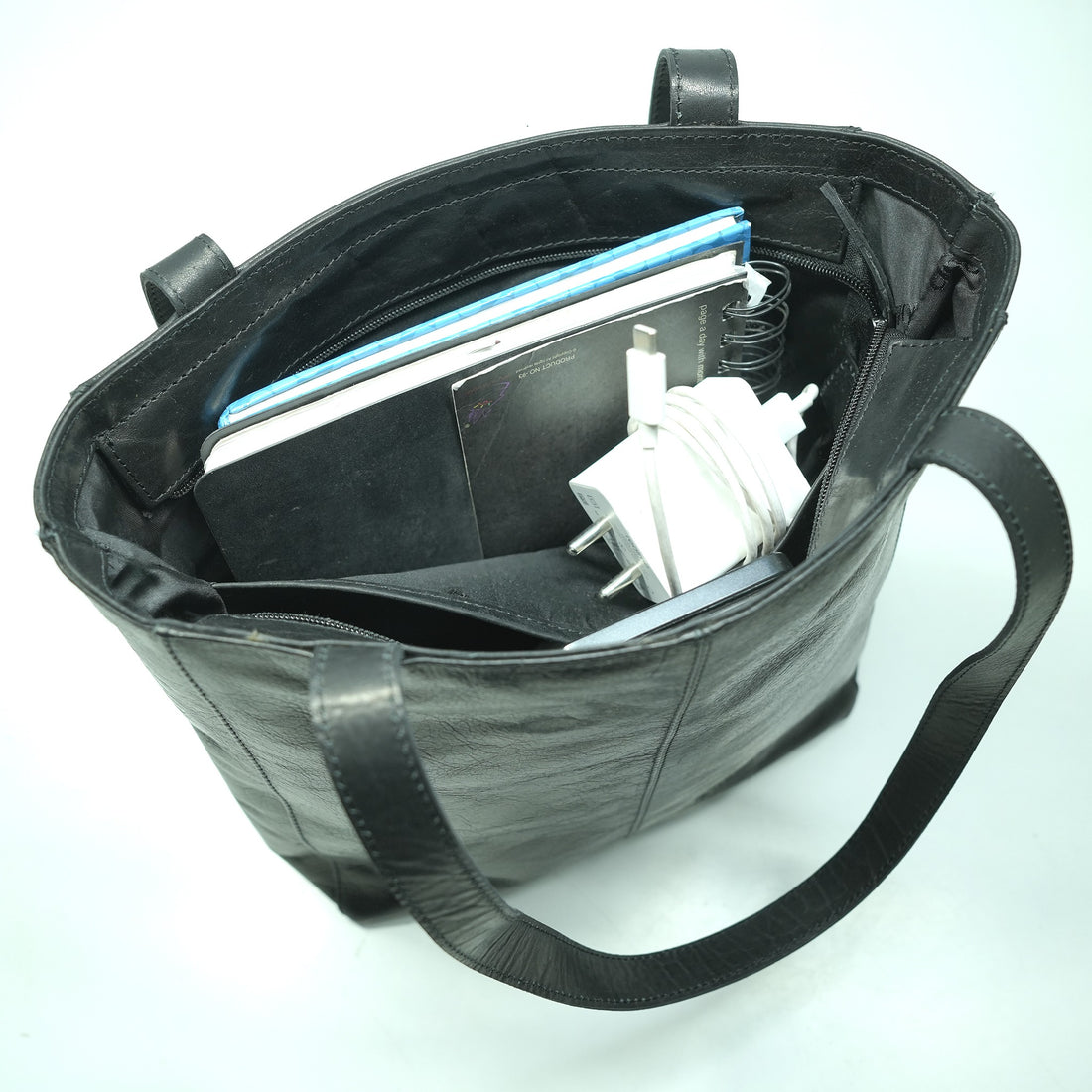 GW9433 ~ Shoulder Bag