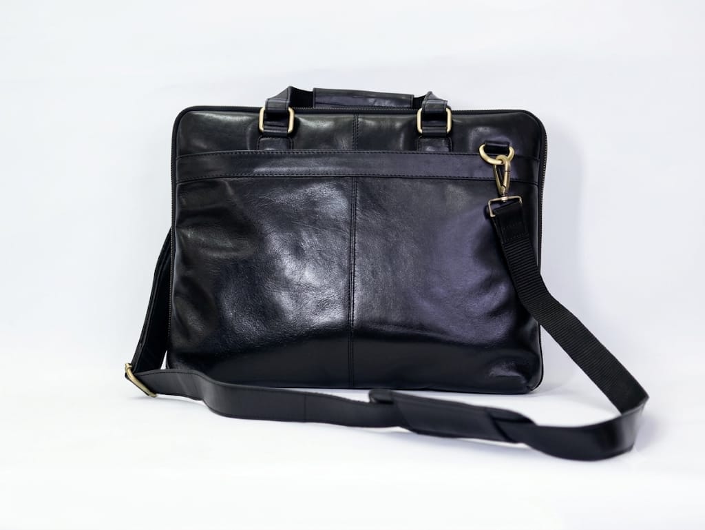 CNLP1028 ~ Laptop Shoulder Bag